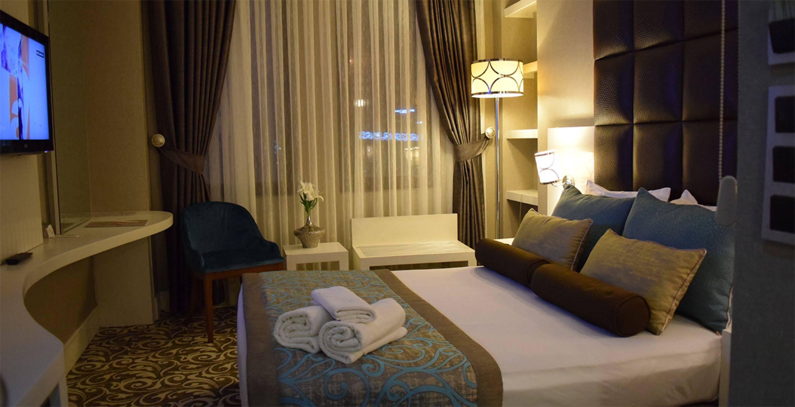 Taksim Line Hotel Istanbul Exterior photo